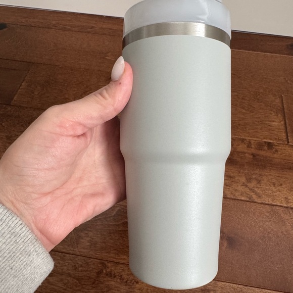 Stanley White and Blue Insulated Tumbler - Picture 5 of 6